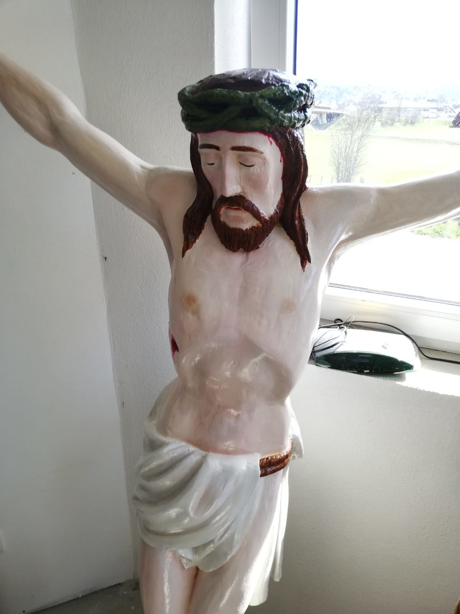 Jesusfigur nach Restauration